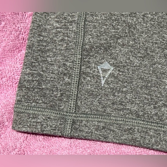 Ivivva: Girls Shorts- Size 8 - Picture 7 of 8